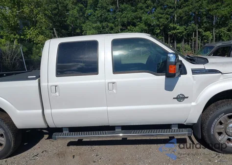 2013 Ford F250 Super Duty from USA, damaged, VIN 1FT7W2BT0DEB69301